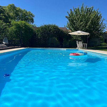 Entire Apartment With Swimming Pool Near Aubeterre Saint-Romain  Bagian luar foto