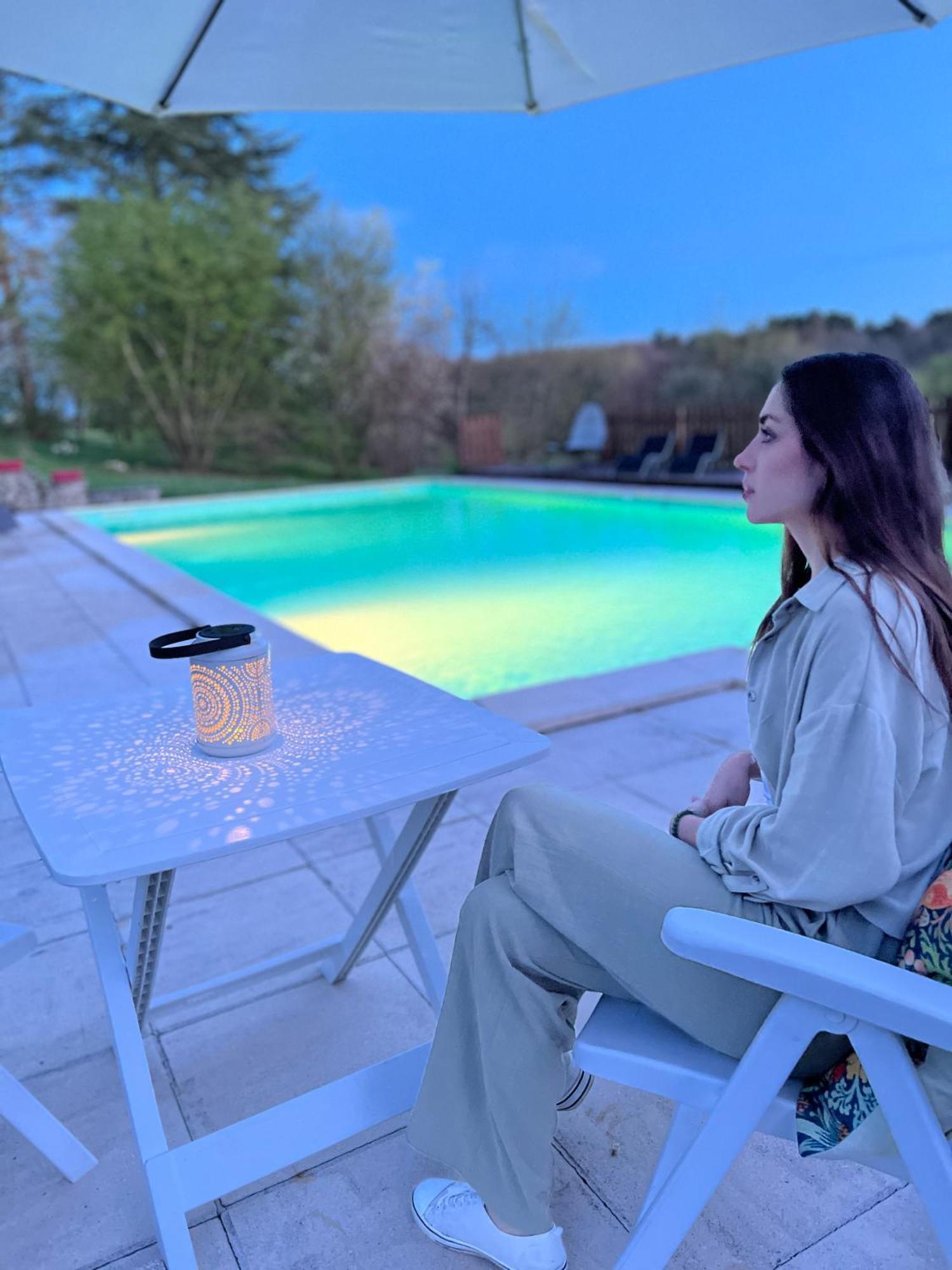 Entire Apartment With Swimming Pool Near Aubeterre Saint-Romain  Bagian luar foto